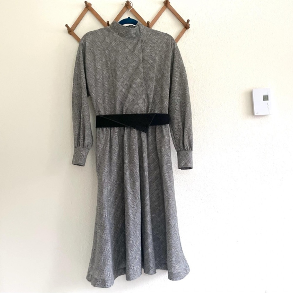 Vintage Plaid Long Sleeved Midi Dress Light Wool 80s Vintage Office